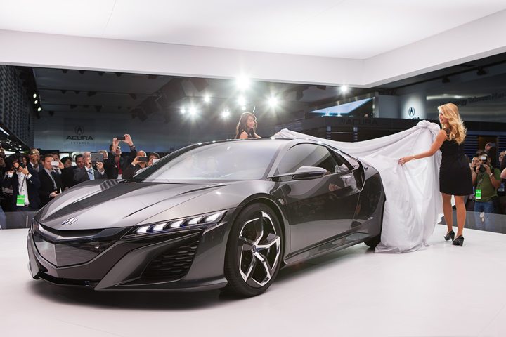 The difference between commercial and editorial use. Here is an example of an editorial use only image by Darren Brode.